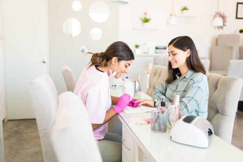 Nail salon &amp; braids